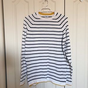 ZARA MEN MEDIUM WHITE AND ROYAL BLUE STRIPED LONG SLEEVE TOP